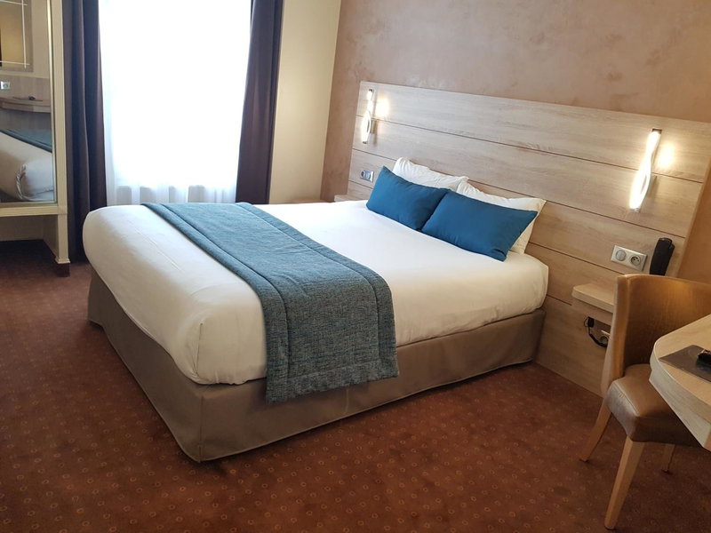 Hotel Champerret Elysees, Levallois-Perret, France