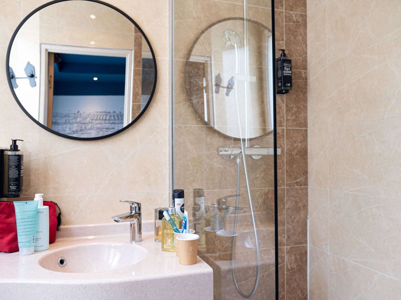 Ibis Styles Paris Batignolles, Clichy, France