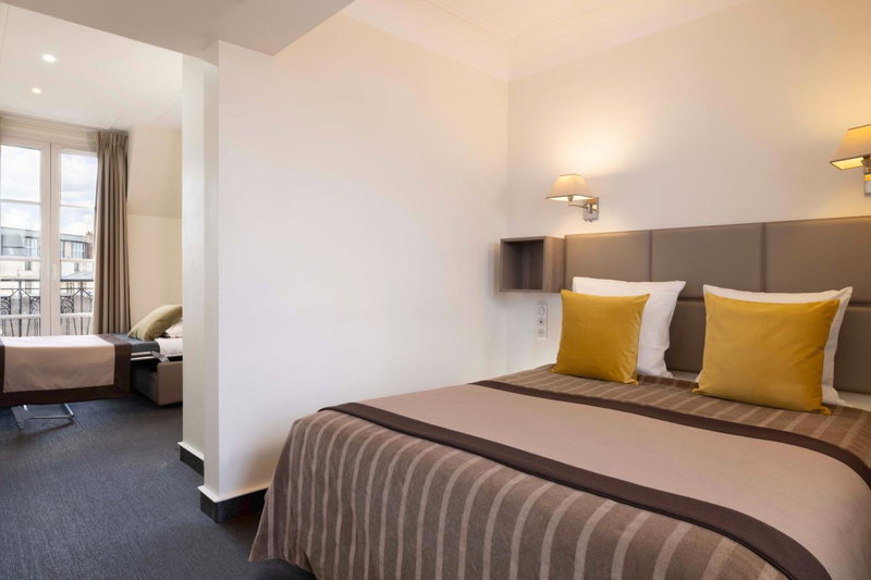 Hôtel Saint Pierre, Paris, France