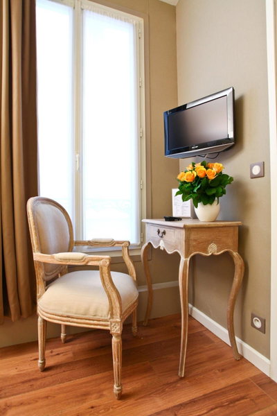 Hôtel Du Printemps, Saint-Mande, France