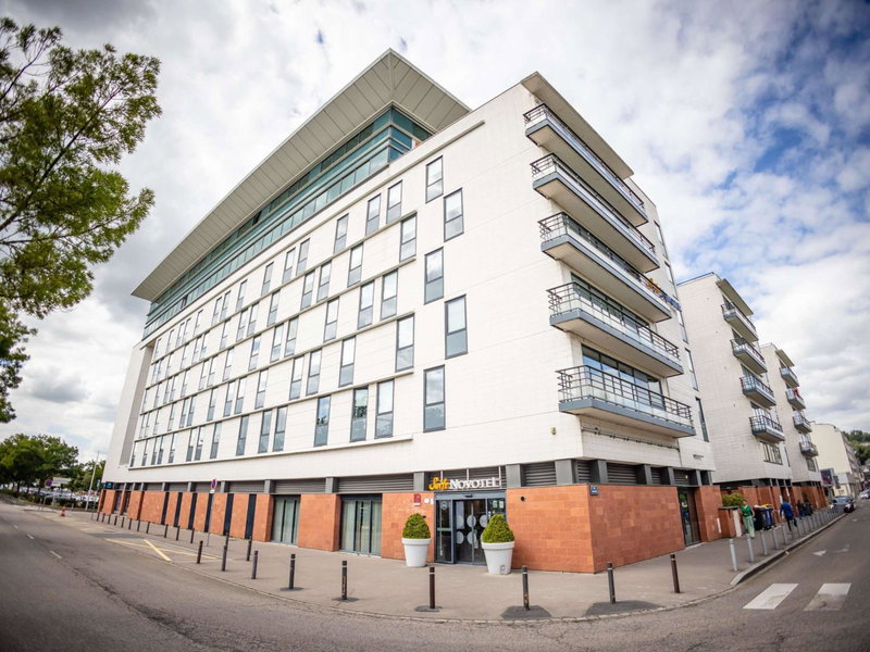 Novotel Suites Rouen Normandie, Rouen, France