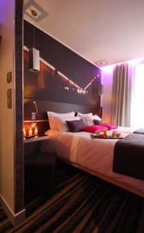 Hôtel Lumières Montmartre Paris, Saint-Ouen, France