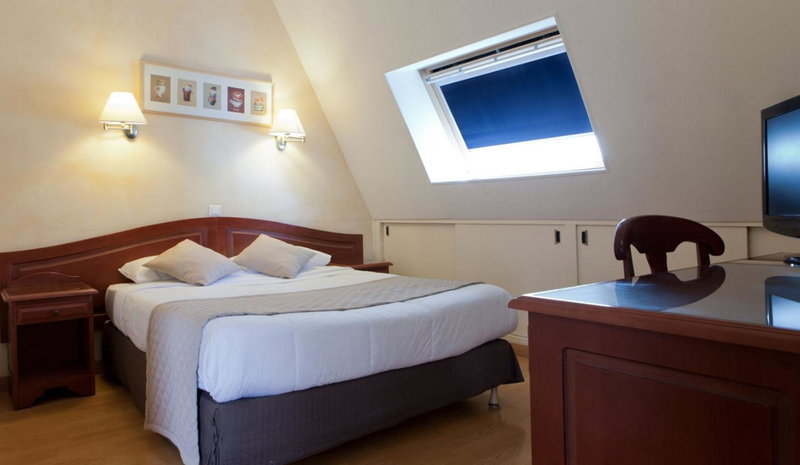Hotel COSMOTEL MARAIS REPUBLIQUE PARIS, Paris, France