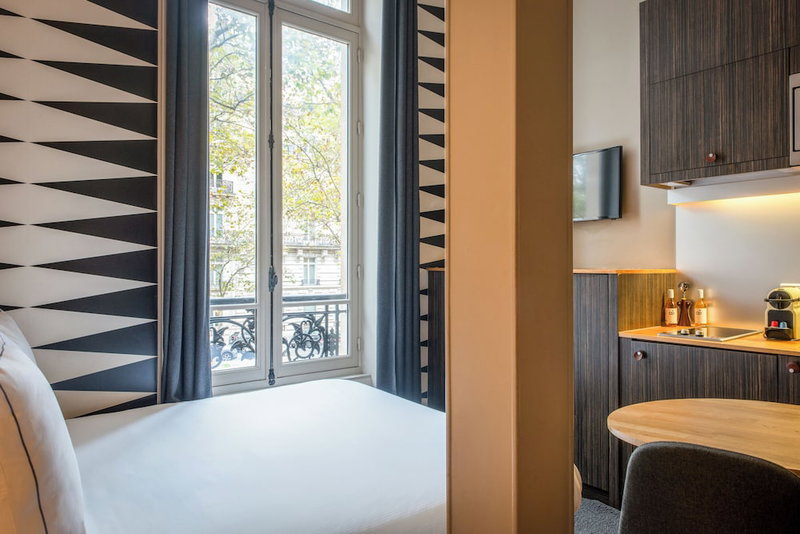 Hôtel Helzear Champs Elysées, Neuilly-sur-Seine, France