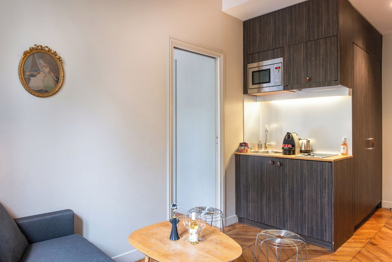 Hôtel Helzear Champs Elysées, Neuilly-sur-Seine, France