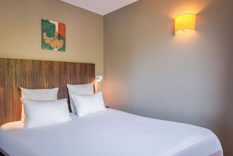 Hôtel Helzear Champs Elysées, Neuilly-sur-Seine, France