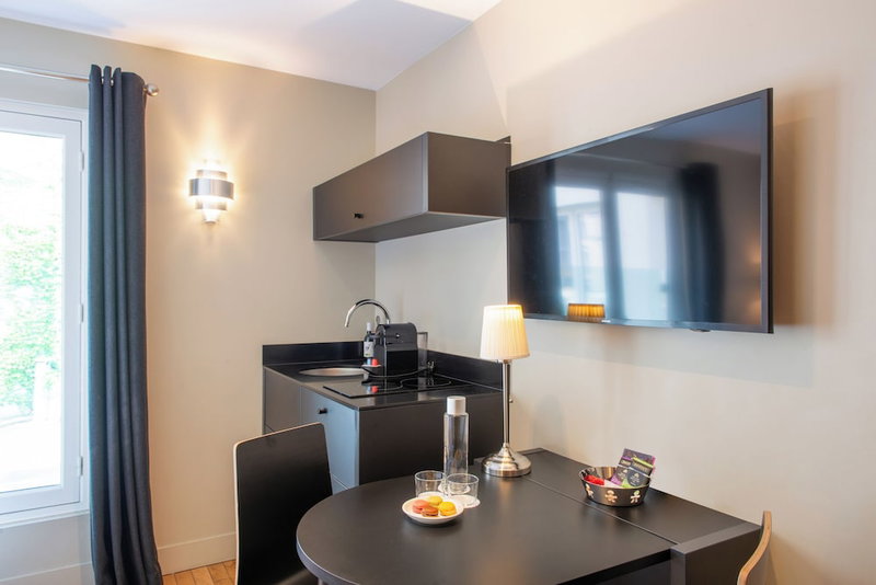 Hotel Helzear Etoile, Neuilly-sur-Seine, France