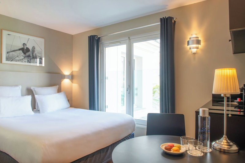 Hotel Helzear Etoile, Neuilly-sur-Seine, France