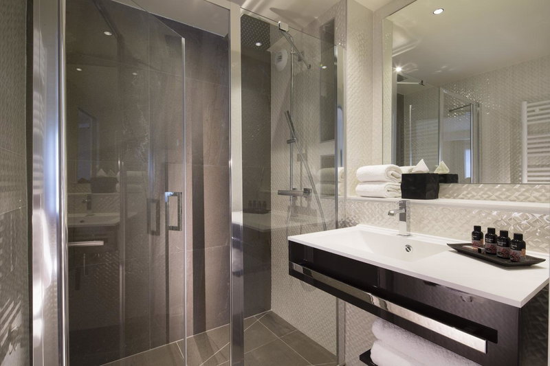 Hotel Elysees 8, Clichy, France