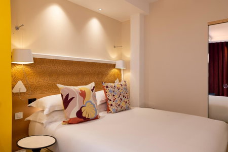 Hotel Elysees 8, Clichy, France