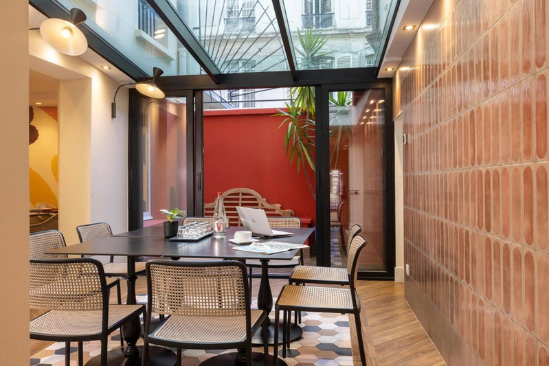 Hotel Elysees 8, Clichy, France