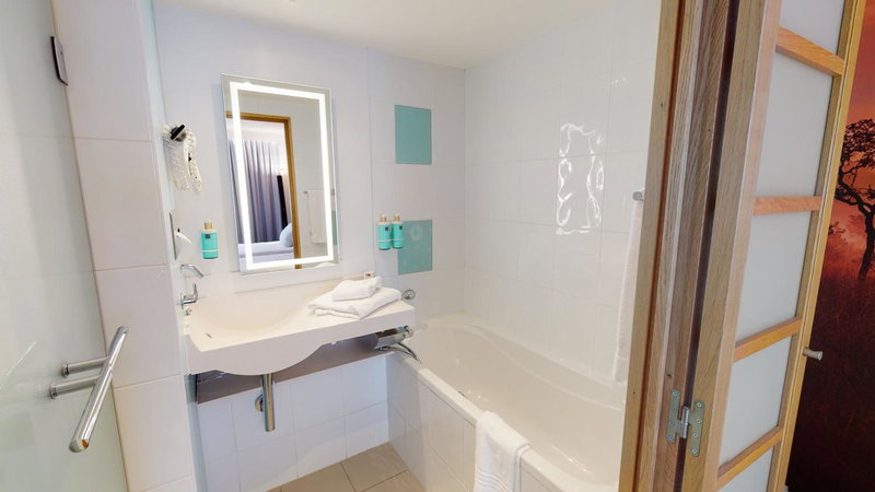 Novotel Lyon Gerland, Sainte-Foy-les-Lyon, France