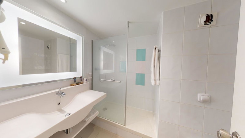 Novotel Lyon Gerland, Sainte-Foy-les-Lyon, France