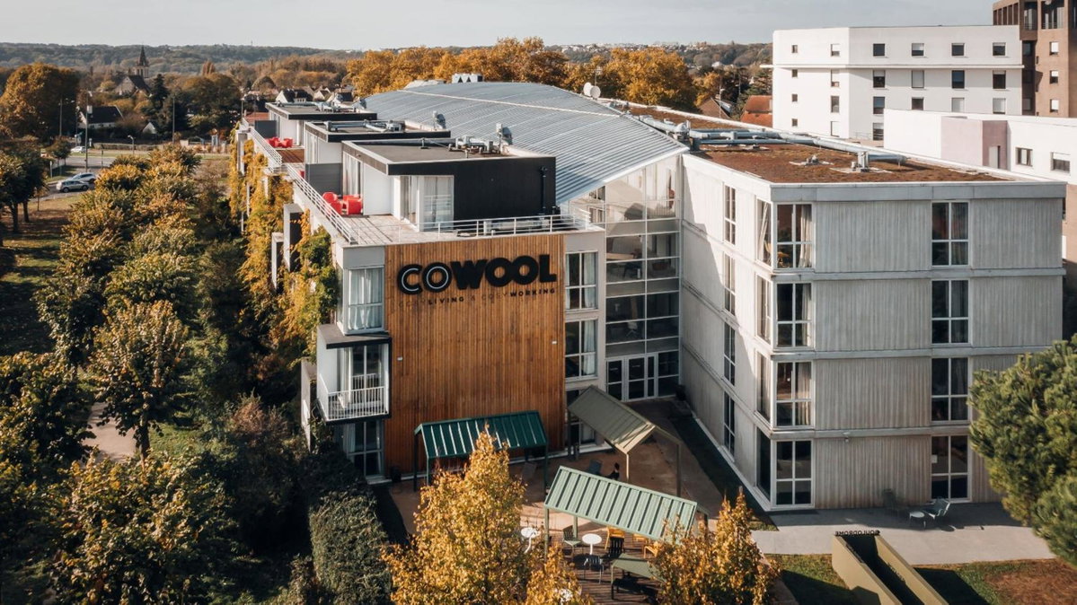 Hotel · COWOOL Cergy, Cergy