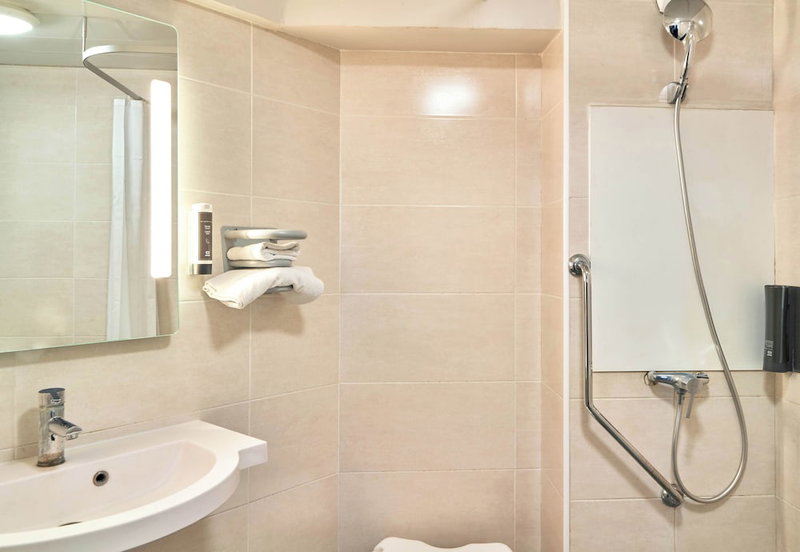 B&B HOTEL Paris Porte de la Villette, Pantin, France