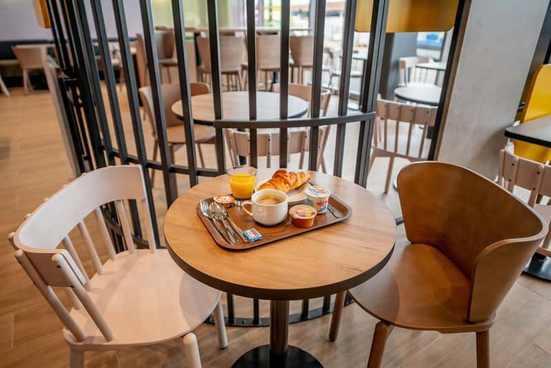 B&B HOTEL BORDEAUX Centre Gare St-Jean, Begles, France