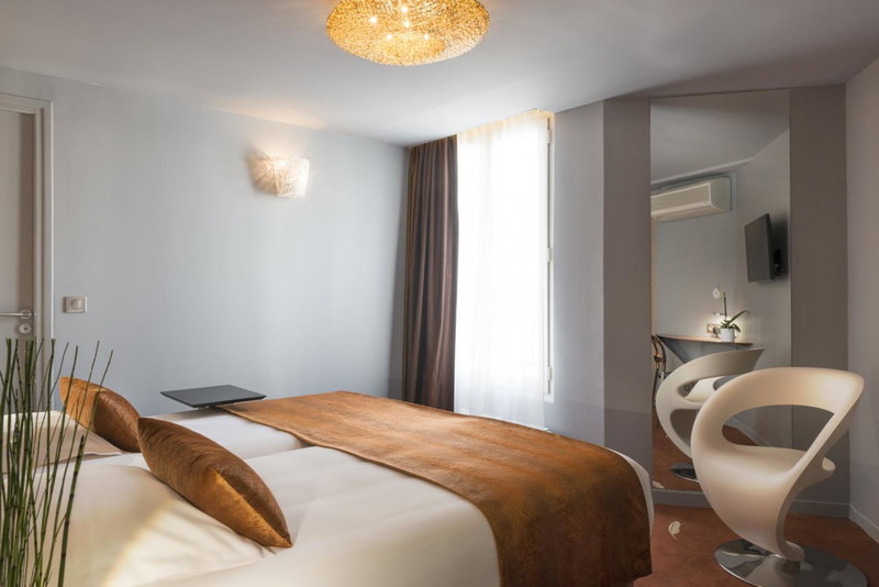 Le Bon Hôtel, Neuilly-sur-Seine, France