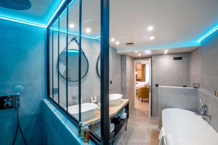 Best Western Plus Opéra Batignolles, Clichy, France
