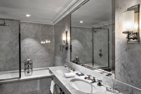 Hôtel de Berri Champs-Élysées, a Luxury Collection Hotel, Levallois-Perret, France