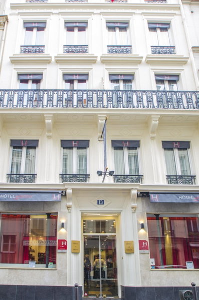 Hotel Migny Opéra Montmartre, Saint-Ouen, France