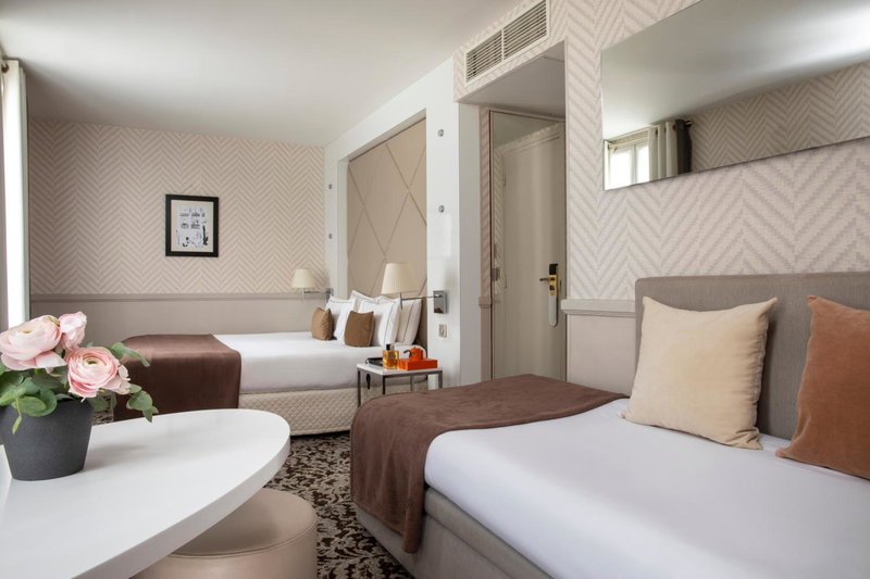 Longchamp Elysées, Neuilly-sur-Seine, France