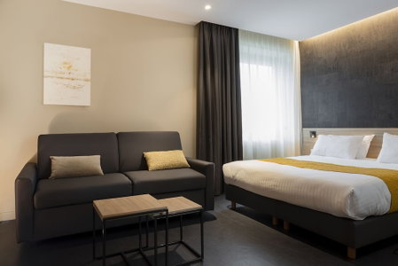 37 Lodge La Défense Courbevoie, Courbevoie, France