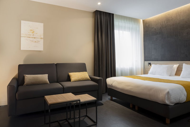 37 Lodge La Défense Courbevoie, Courbevoie, France
