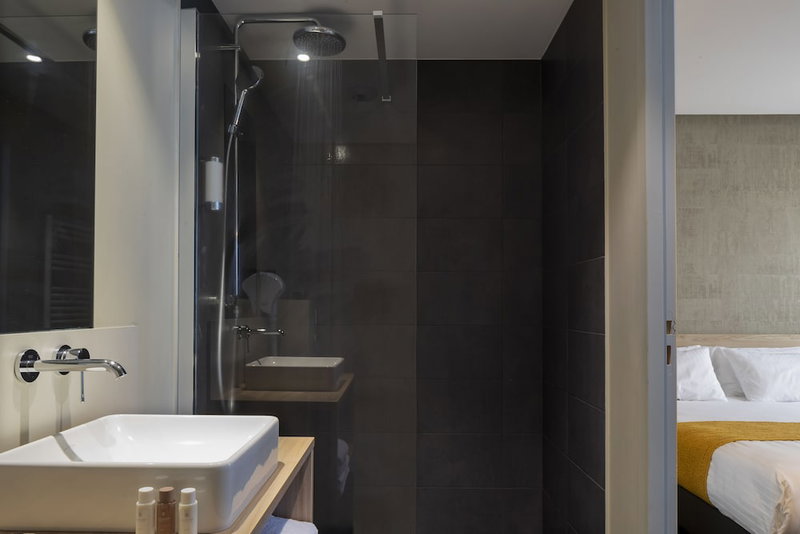 37 Lodge La Défense Courbevoie, Courbevoie, France