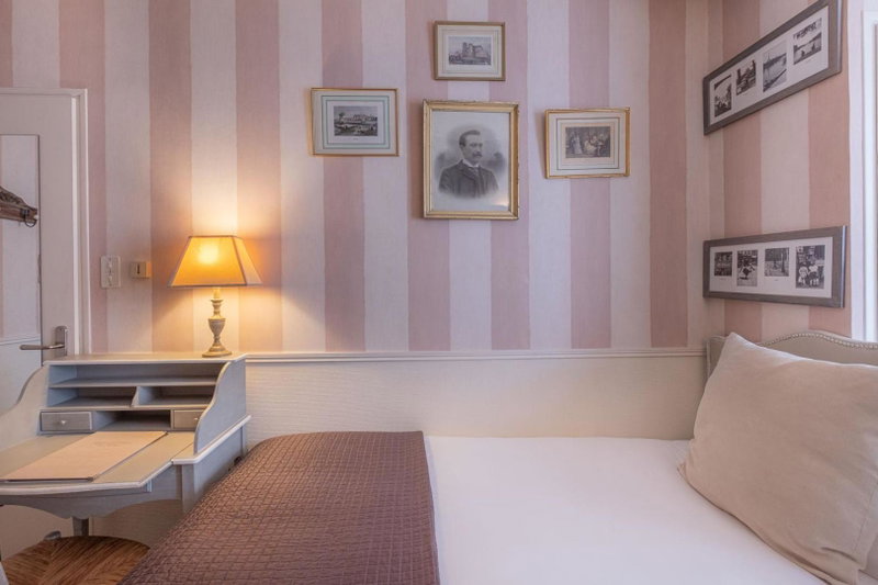 Hôtel de l'Avre, Vanves, France