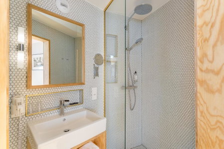 Hôtel Montholon, Paris, France