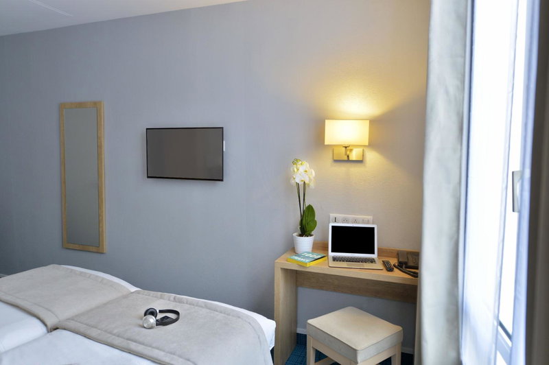 Hôtel Eugénie, Paris, France