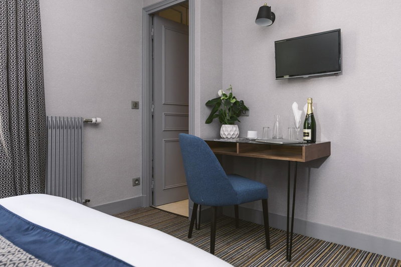 Hotel Saint Christophe, Paris, France
