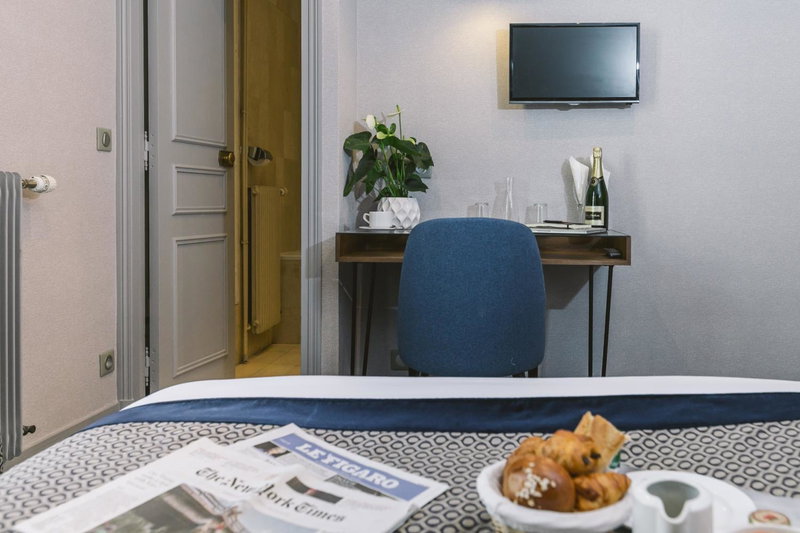 Hotel Saint Christophe, Paris, France