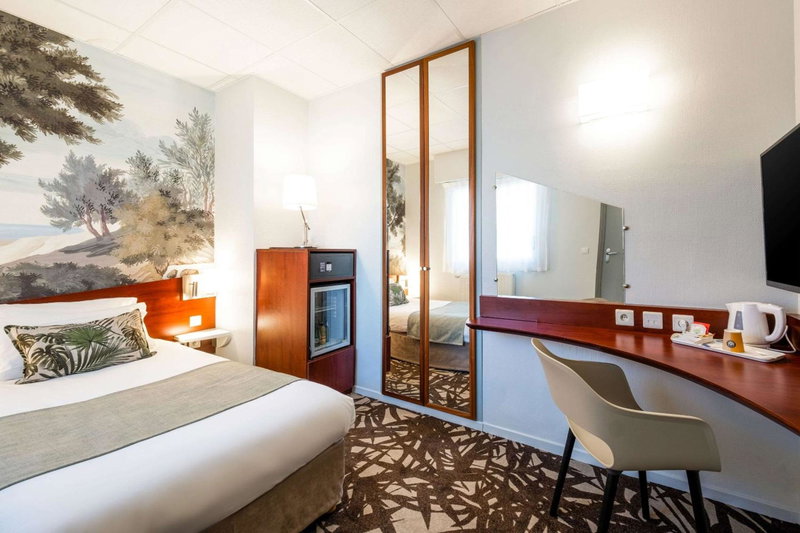 Hôtel du Palois Pau Centre Bosquet, Pau, France
