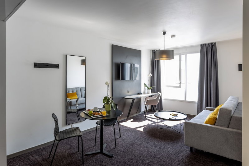 Nemea Appart Hotel Europe Velizy Villacoublay, Velizy-Villacoublay, France