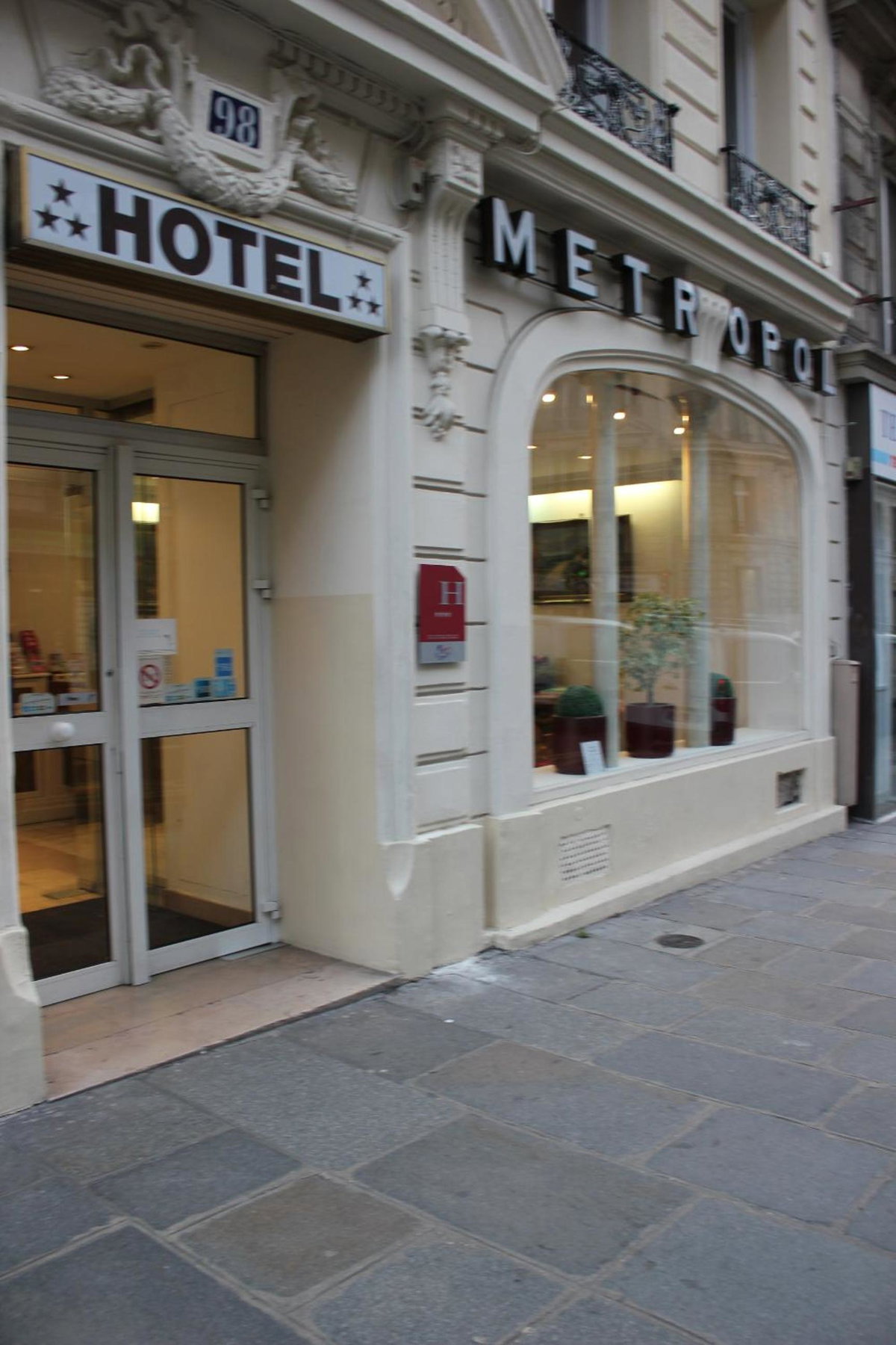 Metropol, France