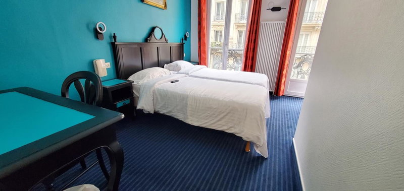Metropol, Paris, France