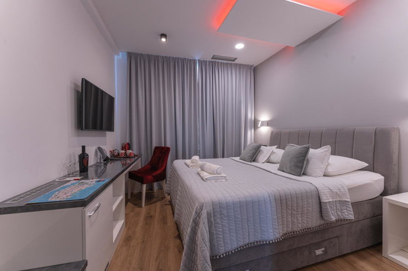 Sky & Sun Luxury Rooms with private parking in the garage, Zadar, Croatia