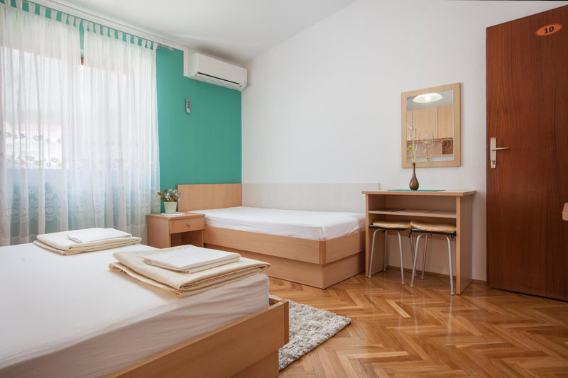Guest House Damir, Makarska, Croatia