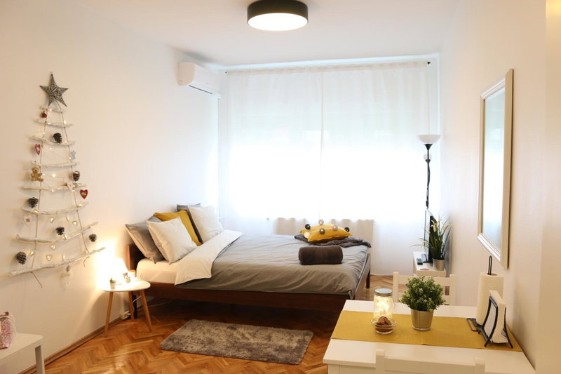 Studio Start, Centar, Croatia