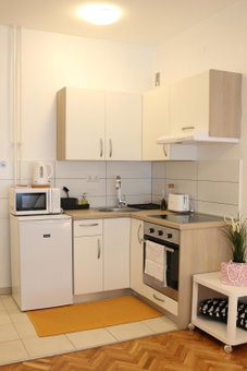 Studio Start, Centar, Croatia