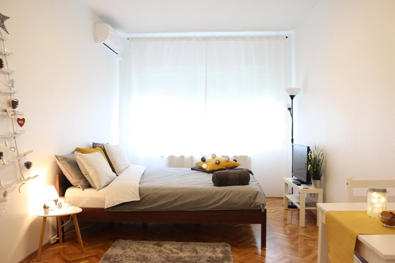 Studio Start, Centar, Croatia