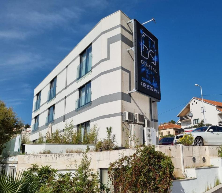 Jona Rooms Podstrana, Croatia