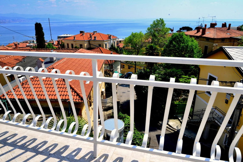 Bonbon, Rijeka, Croatia