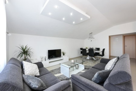 Apartment Monika - Private terrace & Parking, Zadar, Croatia