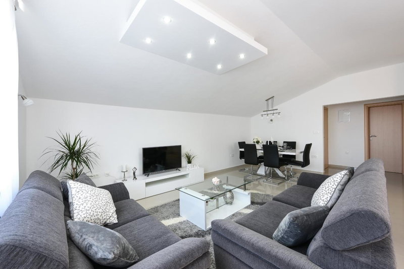 Apartment Monika - Private terrace & Parking, Zadar, Croatia