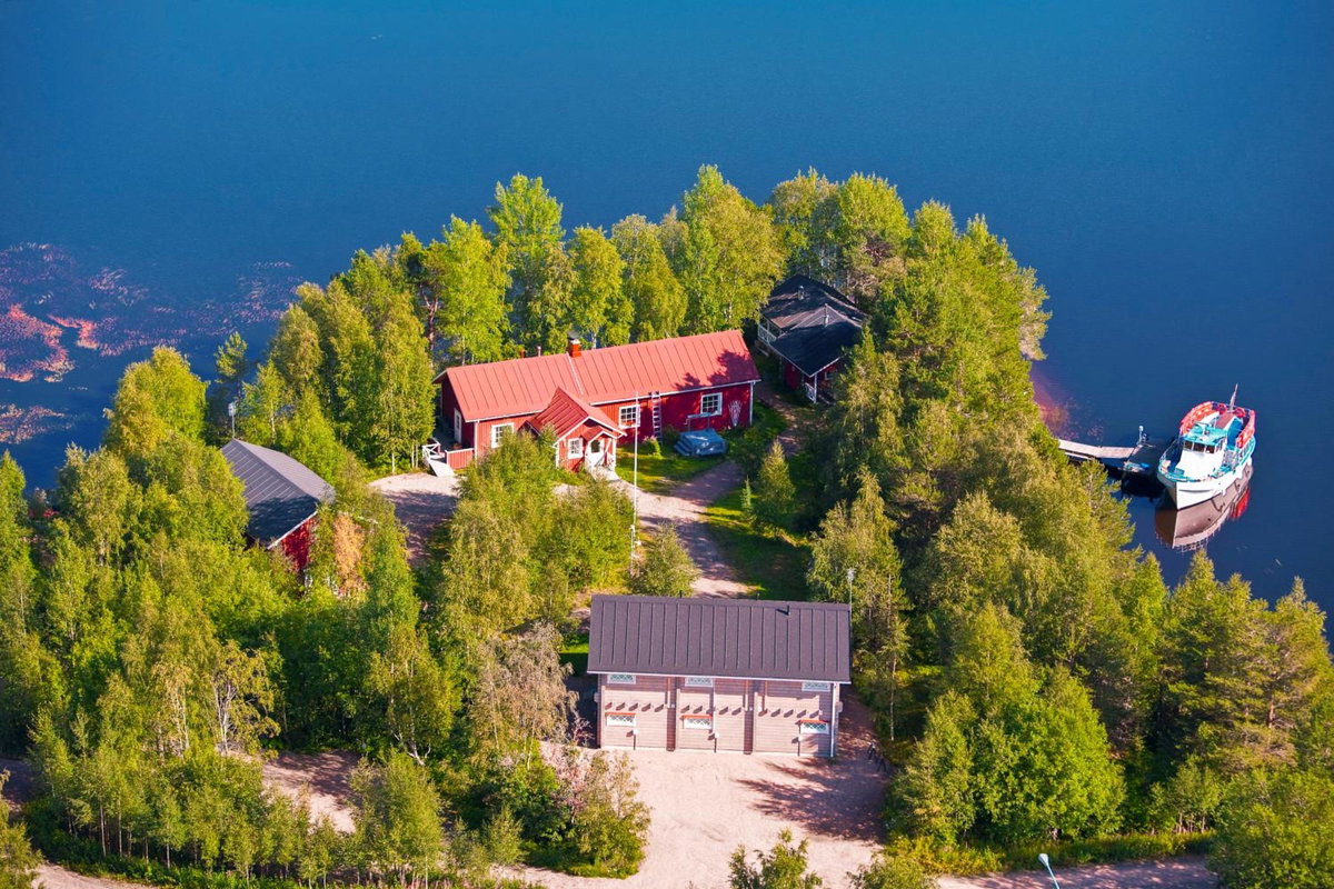 Santa's Little Village - Hotel Uitonniemi, Finland