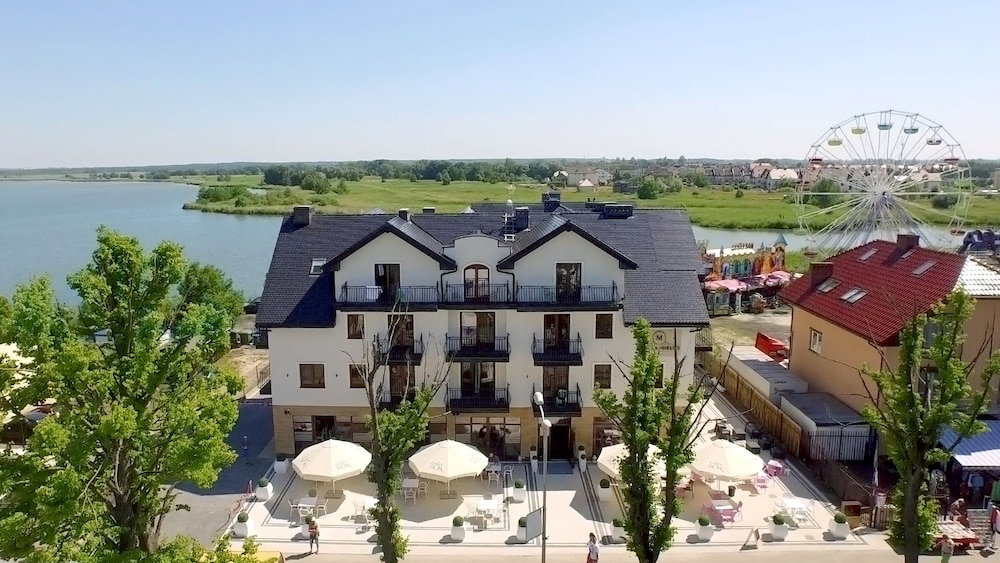 Marina Mielno z widokiem na Jezioro, Pologne