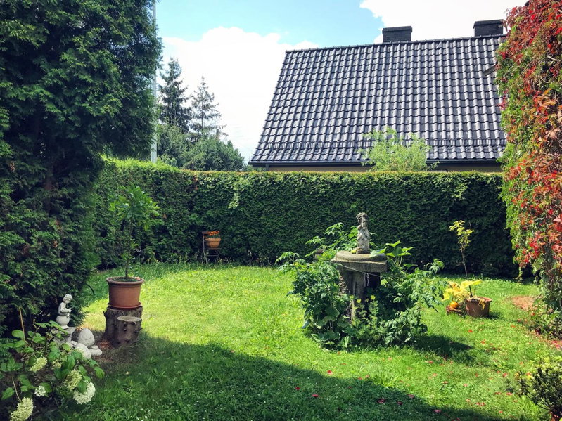 Dworek Adamski, Swiebodzice, Polonia