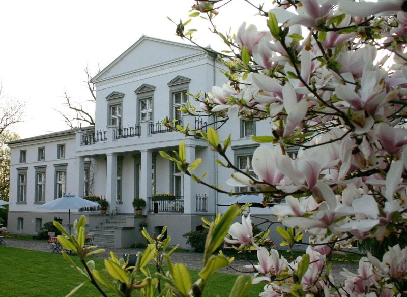 Dwór Podstolice - House of Rosenthal, Wrzesnia, Poland